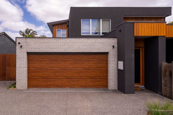 Panel Lift-safe Garage Door