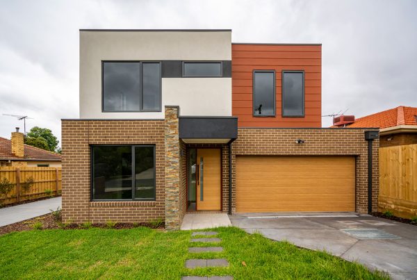 Panel Lift-safe Garage Door