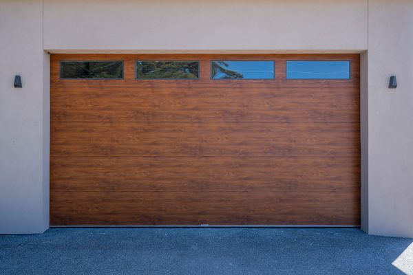 Panel Lift-safe Garage Door