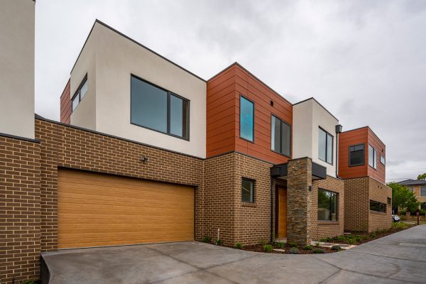 Panel Lift-safe Garage Door